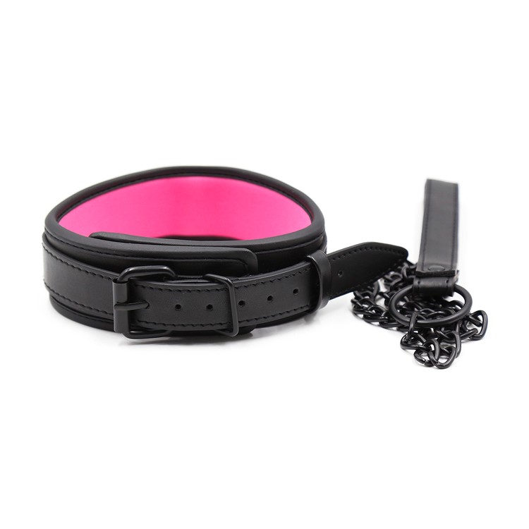 קולר נאופרם עם פנימית ורודה  אבזם ורצועת מתכת שחורה