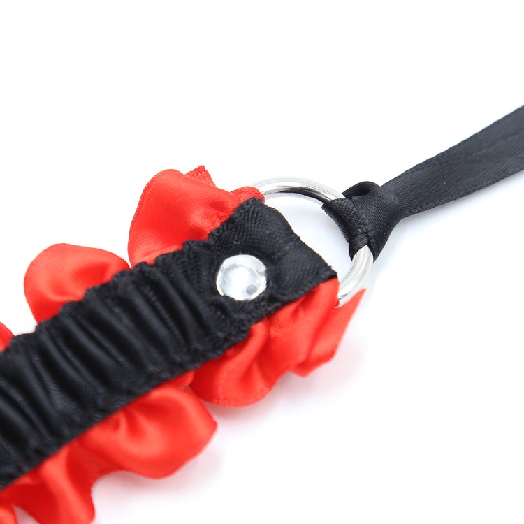 קולר סקסי משובץ  ביהלומים וסרט שחור