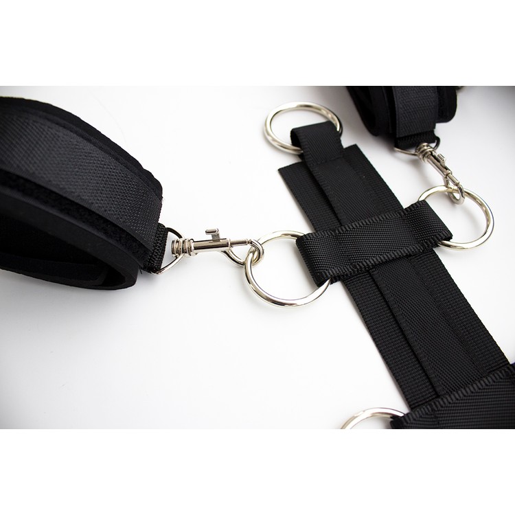 קולר T  עם אזיקי ידיים וחיבור במותניים