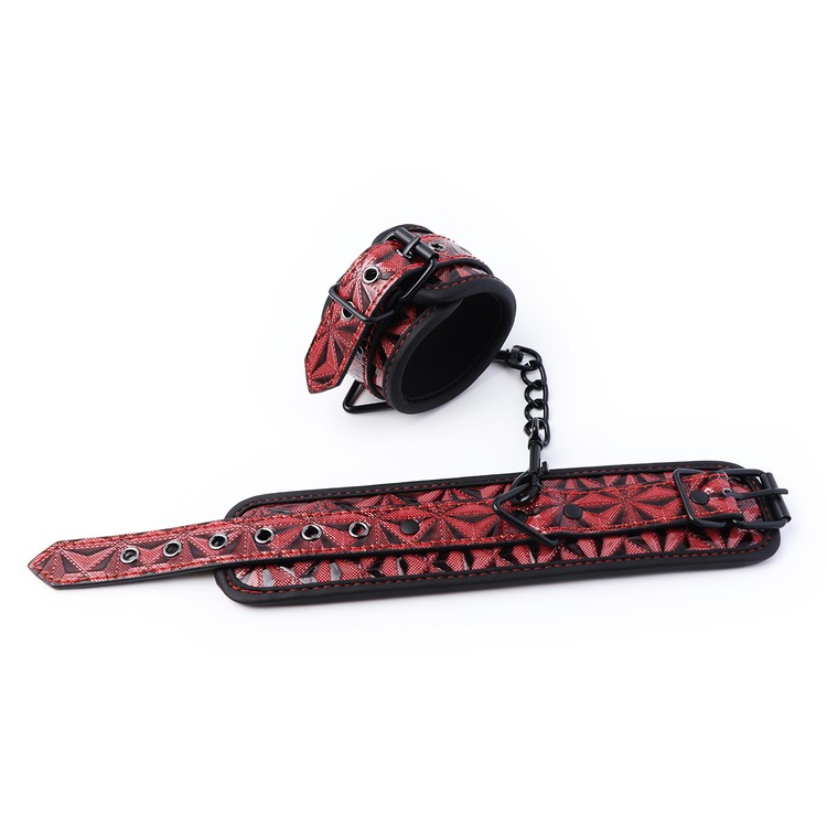 אזיקי ידיים משובץ אדום מבריק