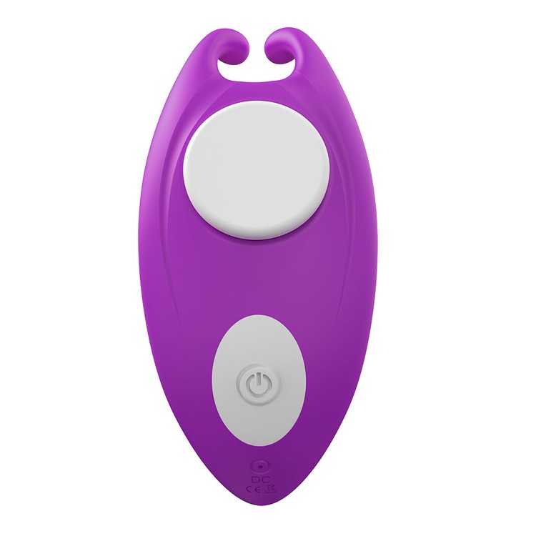 Queen Bee ויברטור מתלבש עם שלט