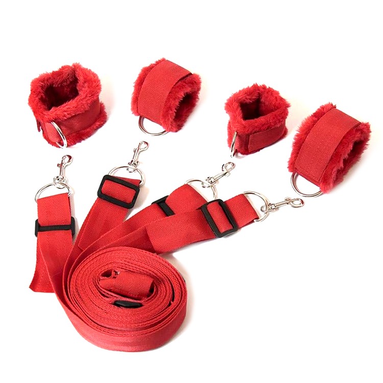 סט קשירה אדום משולב בפרווה 'פילואו טואק'