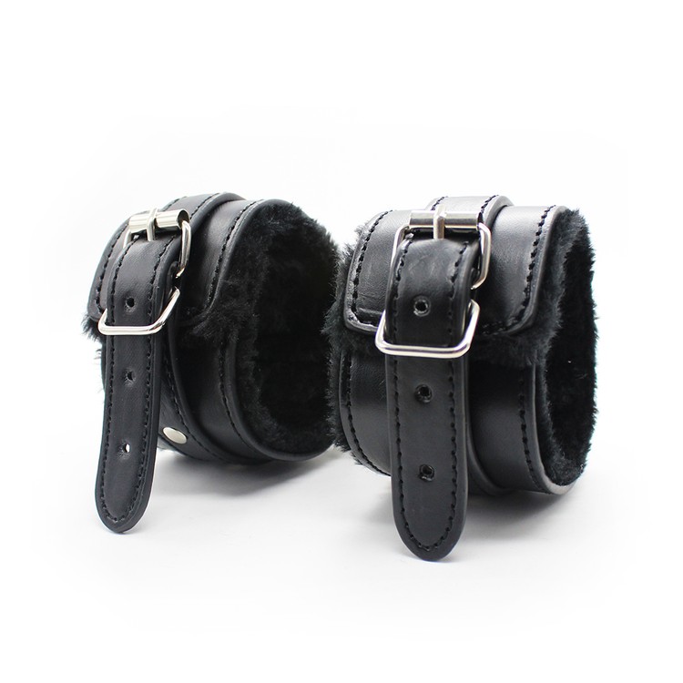 ערכת BDSM  שחורה למתחילים Black Secret