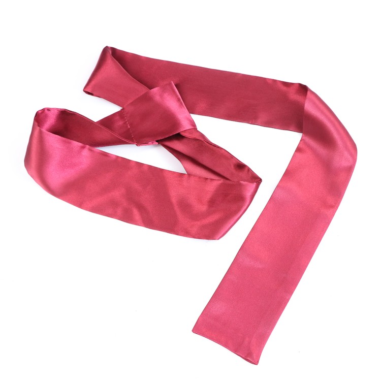 סט נוצת דיגדוג וכיסוי עיניים  'רד מומנט'