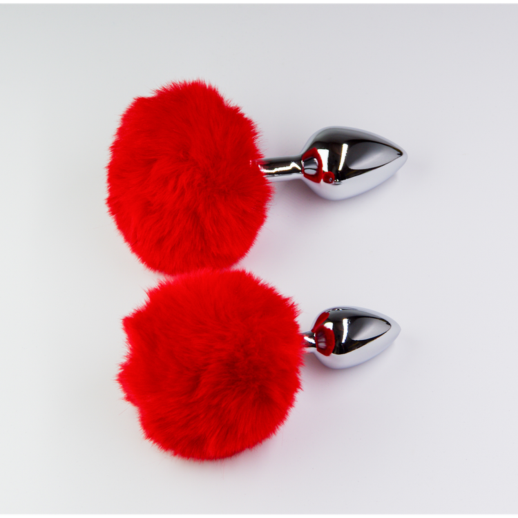 פלאג מתכת עם זנב באני אדום