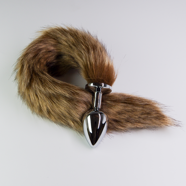 פלאג מתכת עם זנב שועל חום