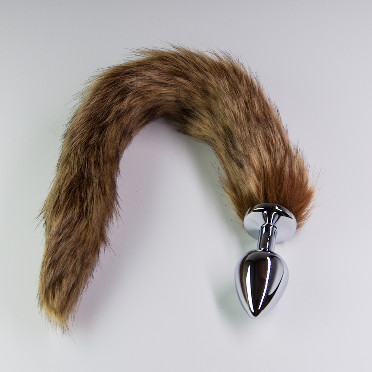 פלאג מתכת עם זנב שועל חום