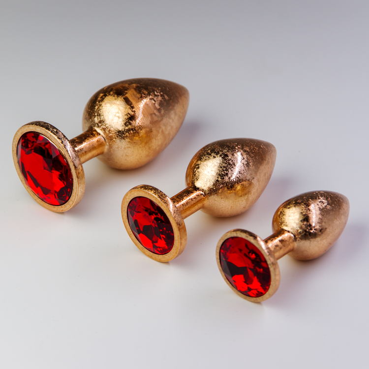 פלאג מתכת זהובה פרוסטי יהלום אדום