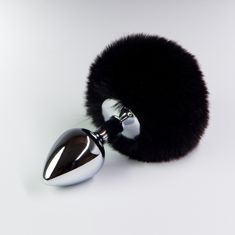 פלאג מתכת עם זנב באני שחור