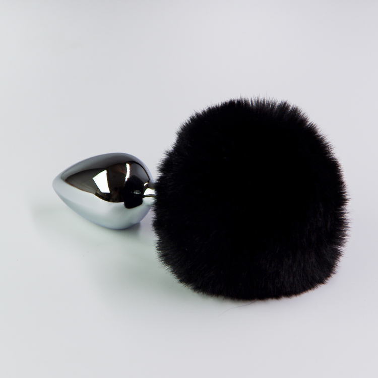 פלאג מתכת עם זנב באני שחור