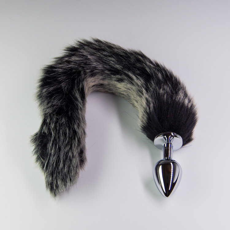 אג מתכת עם זנב שועל אפור שחור
