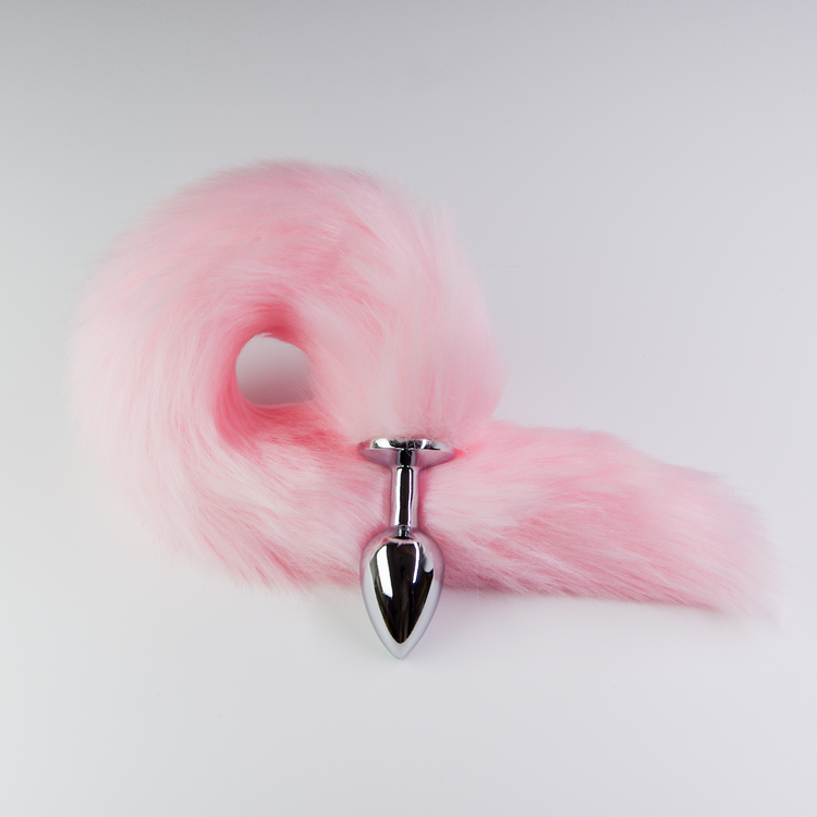 פלאג מתכת עם זנב שועל ורוד