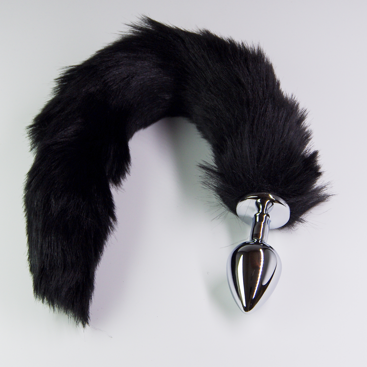 פלאג מתכת עם זנב שועל שחור