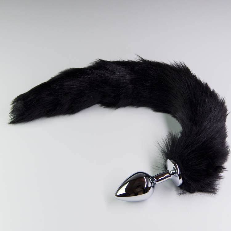 פלאג מתכת עם זנב שועל שחור