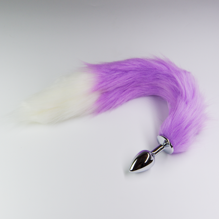 פלאג מתכת עם זנב שועל סגול עם קצה לבן