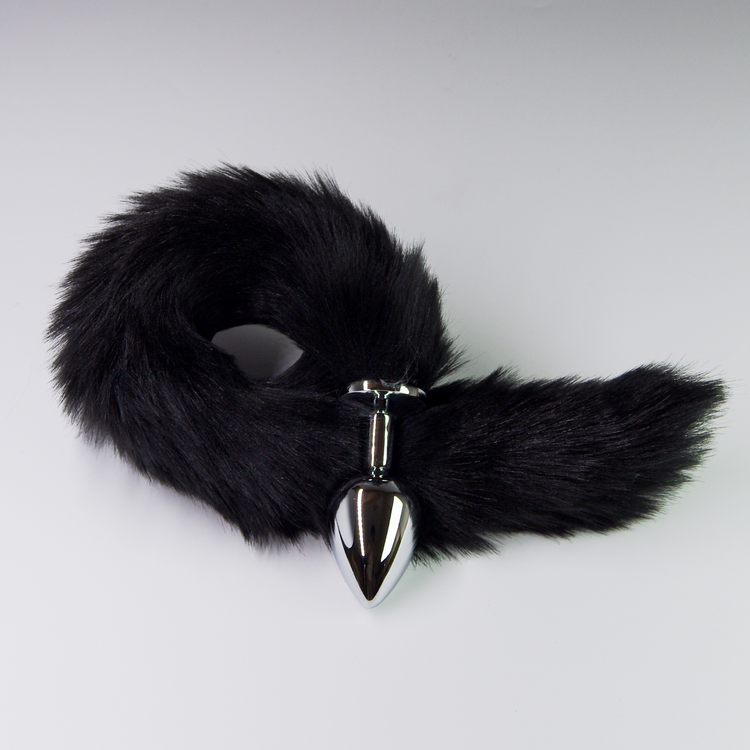 פלאג מתכת עם זנב שועל שחור