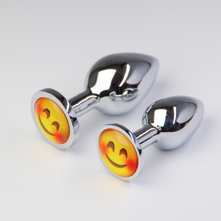 פלאג מתכת אימוג'י 'פרצוף מחייך'