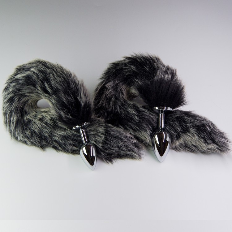 אג מתכת עם זנב שועל אפור שחור