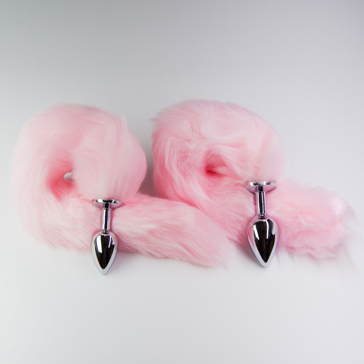 פלאג מתכת עם זנב שועל ורוד