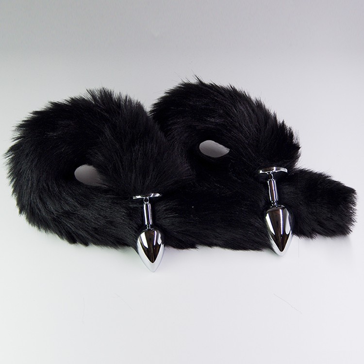 פלאג מתכת עם זנב שועל שחור