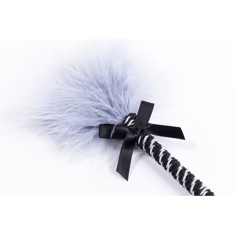 נוצה פלאפי מעוטרת בסרט