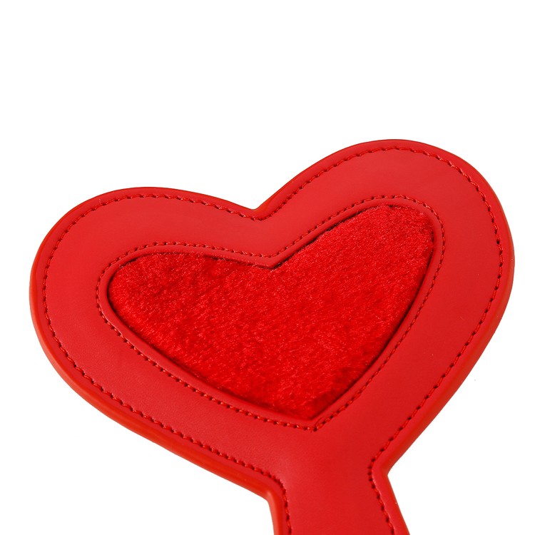 מחבט לב מרופד אדום