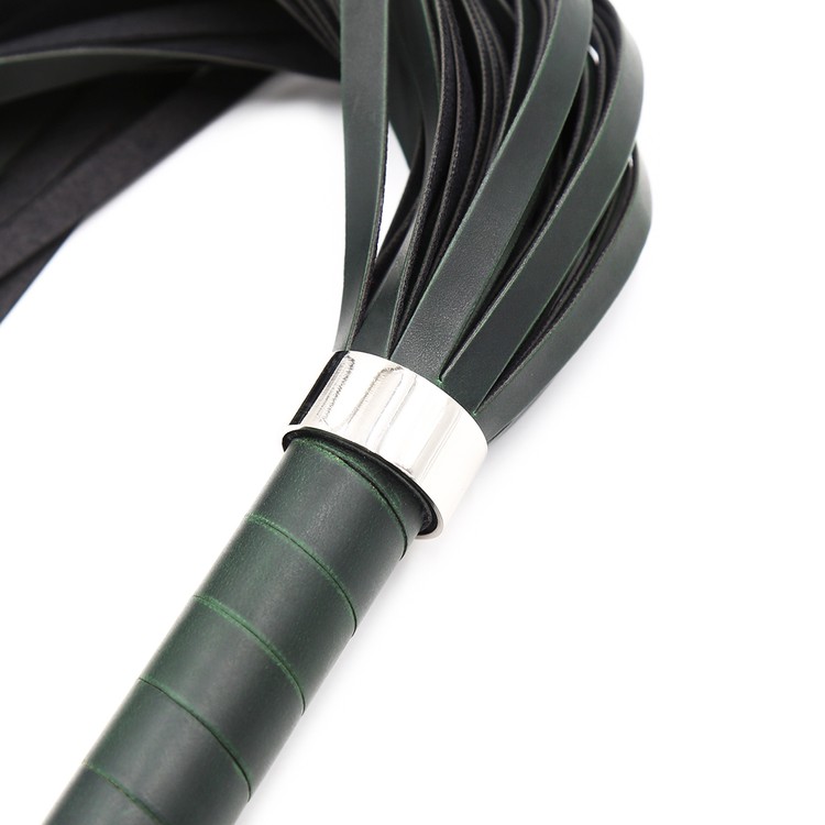 שוט זנבות שחור אלגנטי