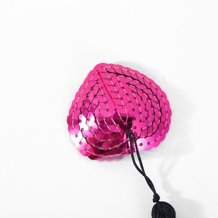 כיסוי פטמות פייטים לב ורוד עם פרנזים