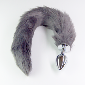 פלאג מתכת עם זנב שועל אפור בהיר