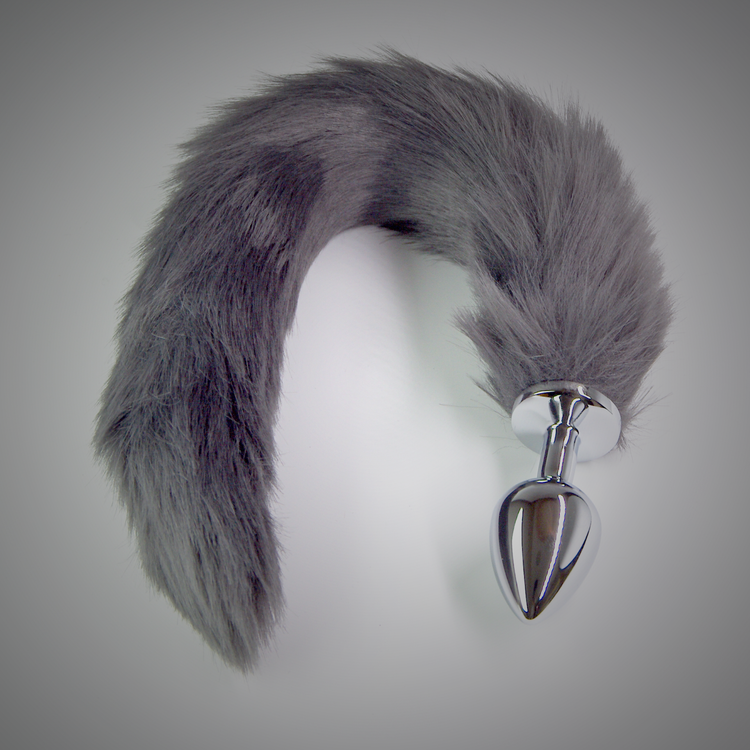 פלאג מתכת עם זנב שועל אפור בהיר