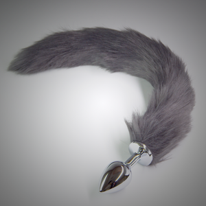 פלאג מתכת עם זנב שועל אפור בהיר