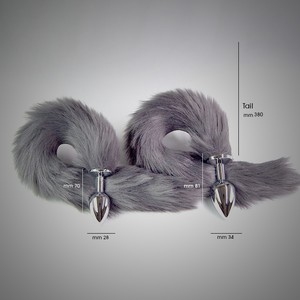 פלאג מתכת עם זנב שועל אפור בהיר