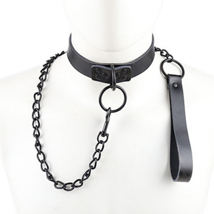 קולר שחור טבעוני עם רצועה