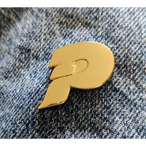 P logo pin